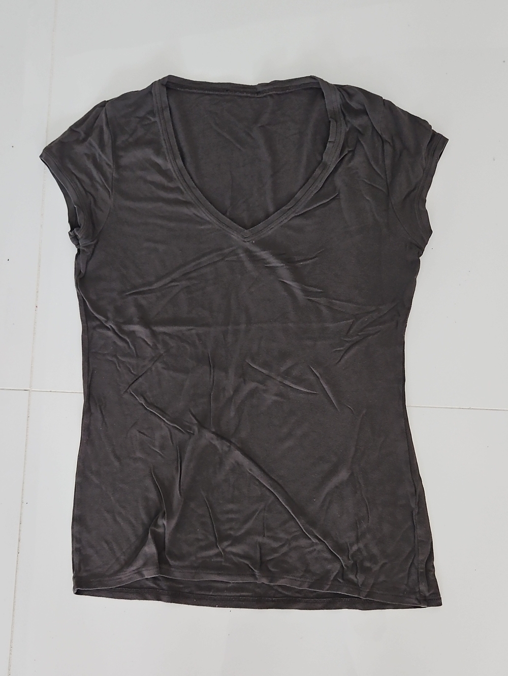 Women’s V-Neck Short Sleeve Top - Charcoal